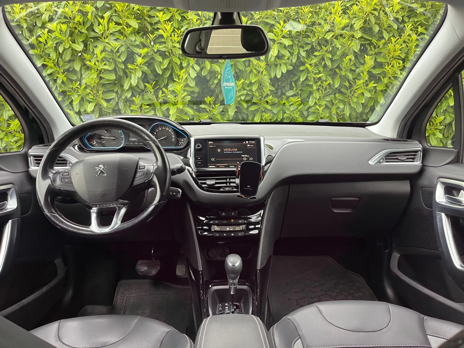 Peugeot 2008 1.2 PureTech, снимка 10 - Автомобили и джипове - 56338818