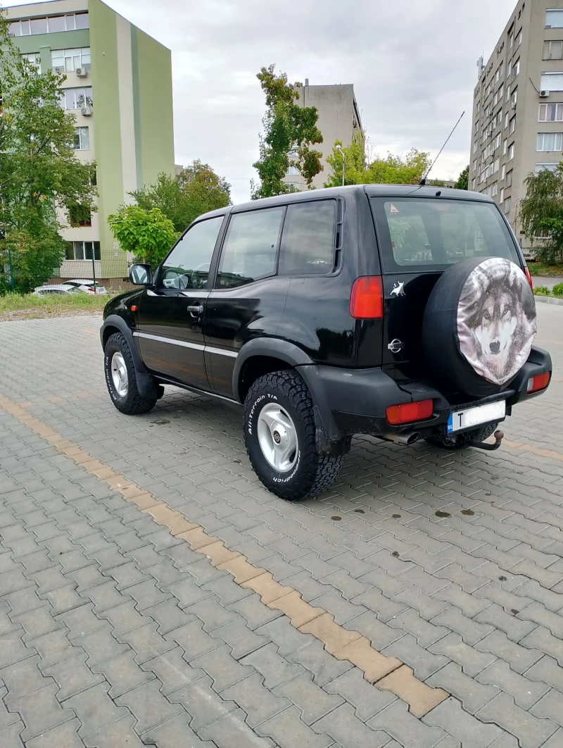 Nissan Terrano 2.4i, снимка 7 - Автомобили и джипове - 47290380