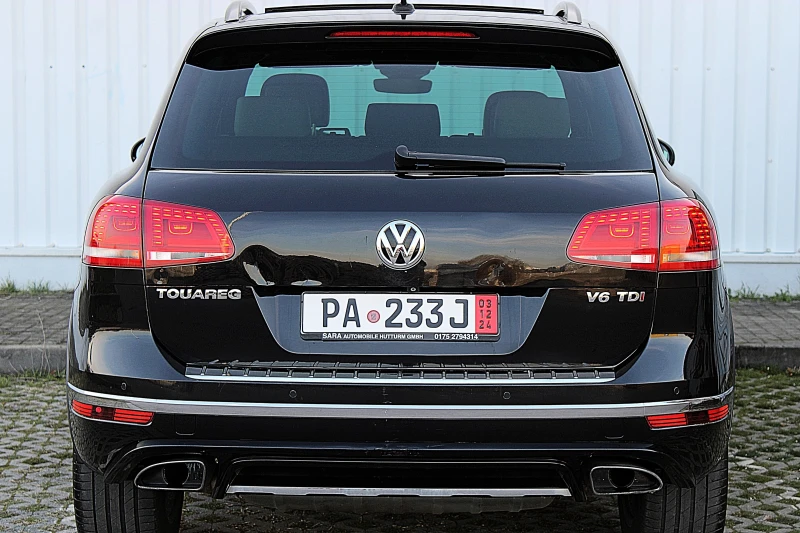 VW Touareg 3.0TDI/R-LINE/4-MOTION/KAMERA 360/DISTRONIC/PANO, снимка 6 - Автомобили и джипове - 48031930