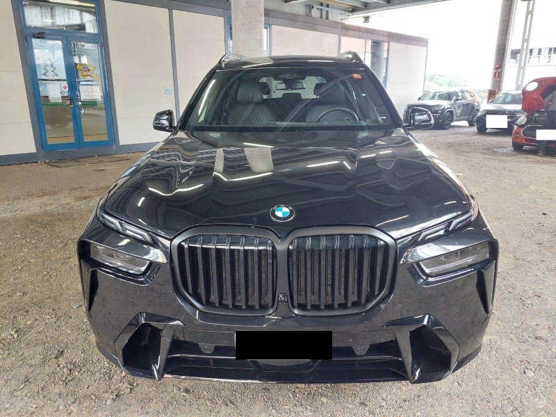 BMW X7 M-Sport xDrive, снимка 2 - Автомобили и джипове - 52804376