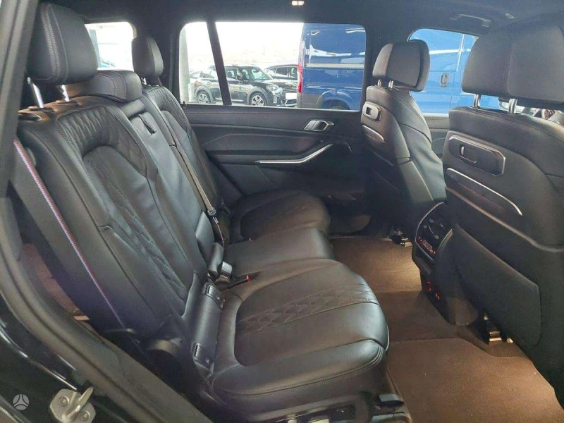 BMW X7 M-Sport xDrive, снимка 8 - Автомобили и джипове - 52804376