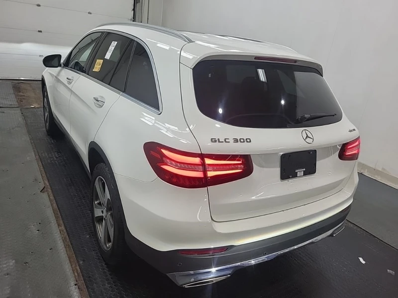 Mercedes-Benz GLC * 300 * CARFAX * ЦЕНА ДО БГ, снимка 4 - Автомобили и джипове - 52935354