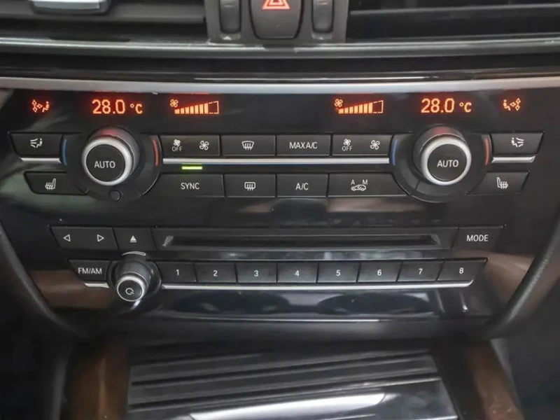 BMW X5 * 35i* АВТО КРЕДИТ* ЦЕНА ДО БГ * Сервизна история , снимка 16 - Автомобили и джипове - 53496982