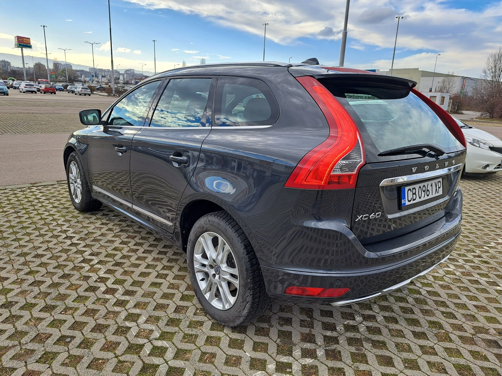 Volvo XC60 4x4 Summum - изображение 5