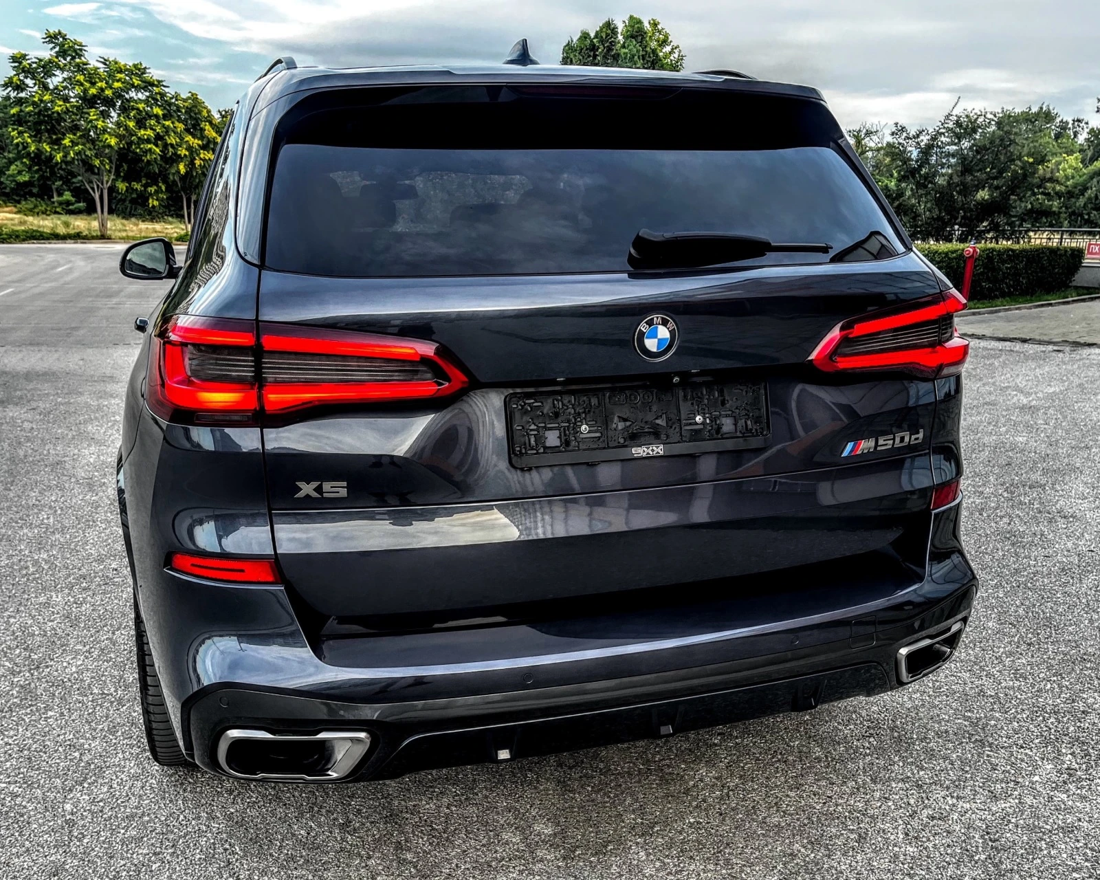 BMW X5 M50d/LASER/ПАНОРАМА/ДИСТРОНИК/МАСАЖ/ВАКУМ - изображение 5