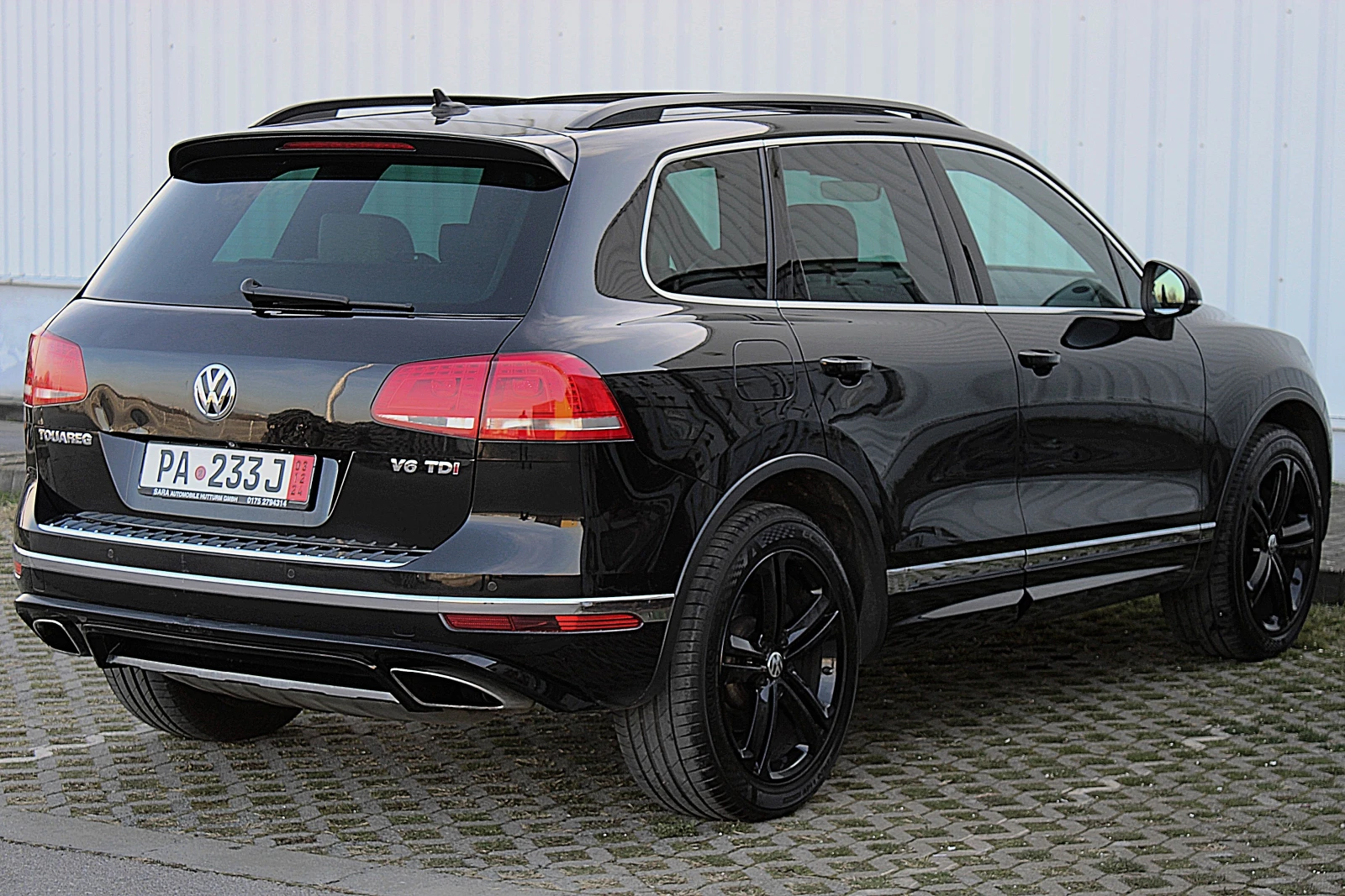 VW Touareg 3.0TDI/R-LINE/4-MOTION/KAMERA 360/DISTRONIC/PANO - изображение 6