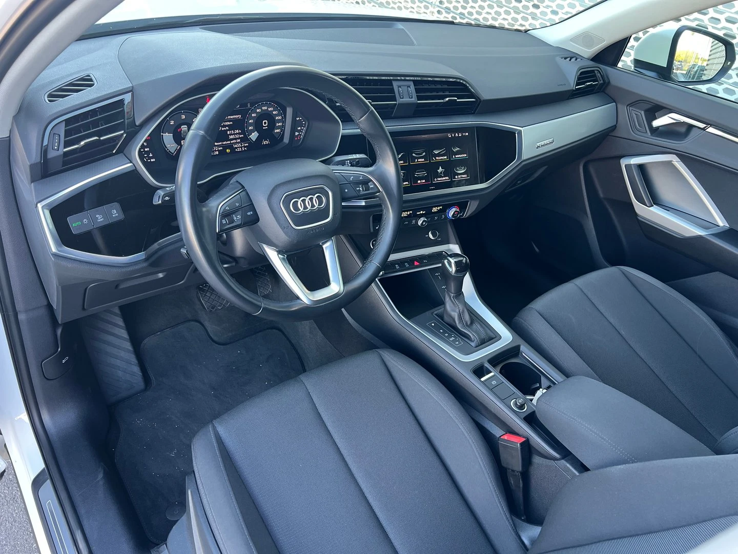 Audi Q3 S line 40 TDI quattro | Mobile.bg � ����������� 9