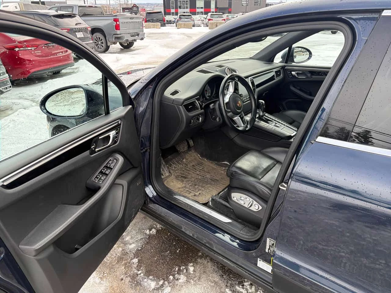 Porsche Macan * S * CARFAX * PANO * KEYLESS * ОБДУХВАНЕ, снимка 5 - Автомобили и джипове - 53880153