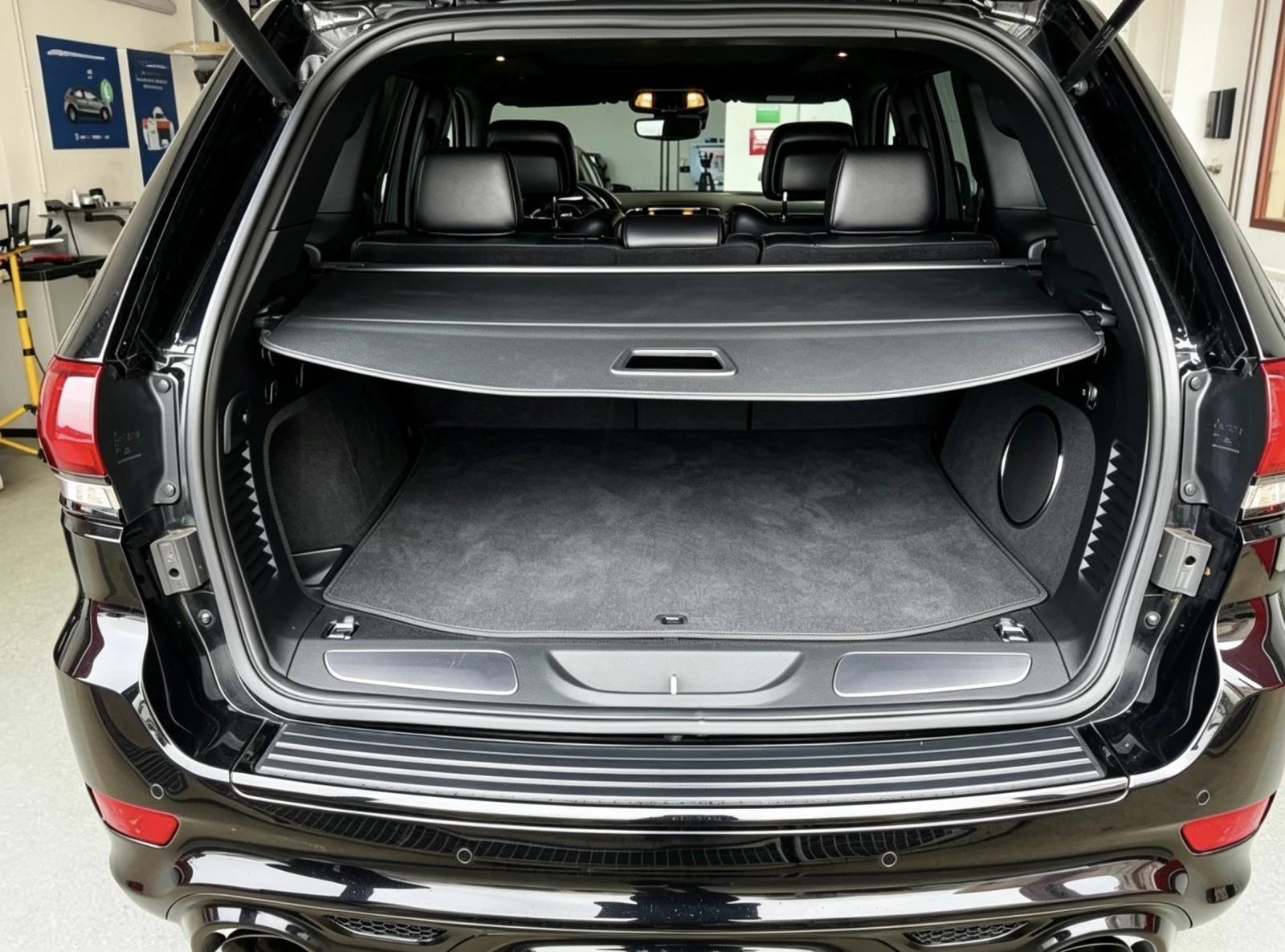 Jeep Grand cherokee 6.4 SRT/Facelift/Очакван внос, снимка 11 - Автомобили и джипове - 54824899