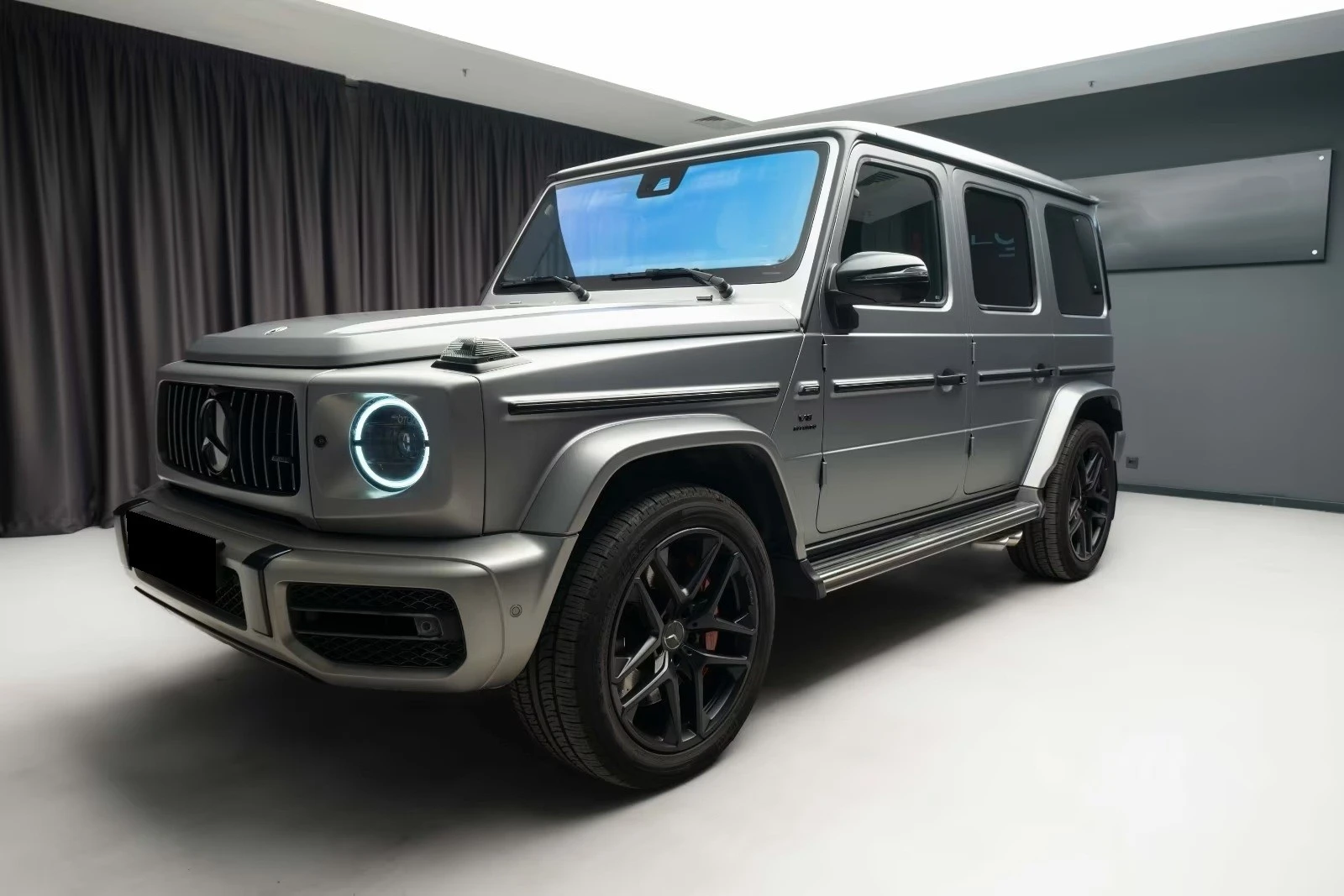 Mercedes-Benz G 63 AMG FACELIFT / 4 MATIC / NIGHT / 360 / MULTIBEAM/ BURM, снимка 3 - Автомобили и джипове - 55187396