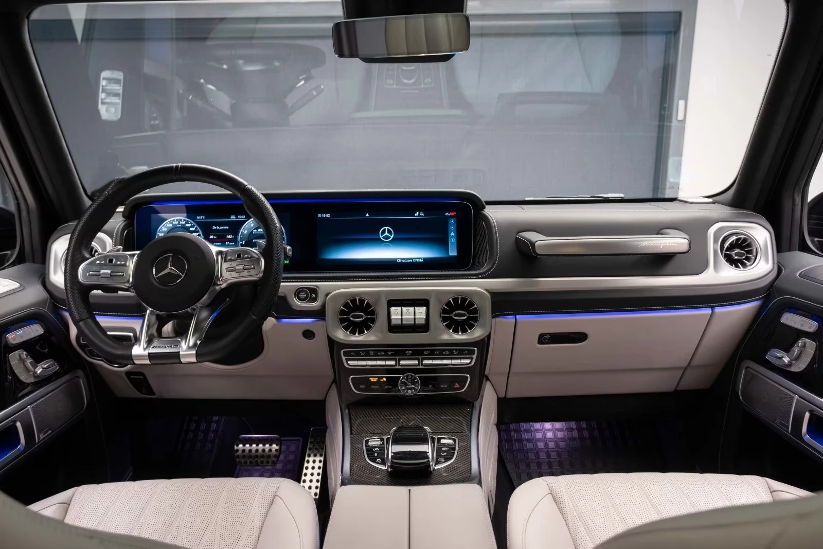 Mercedes-Benz G 63 AMG FACELIFT / 4 MATIC / NIGHT / 360 / MULTIBEAM/ BURM, снимка 11 - Автомобили и джипове - 55187396