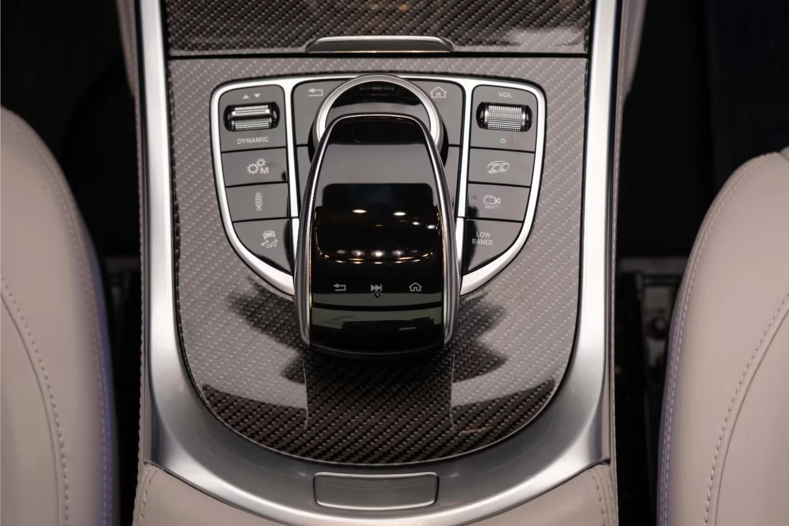Mercedes-Benz G 63 AMG FACELIFT / 4 MATIC / NIGHT / 360 / MULTIBEAM/ BURM, снимка 15 - Автомобили и джипове - 55187396
