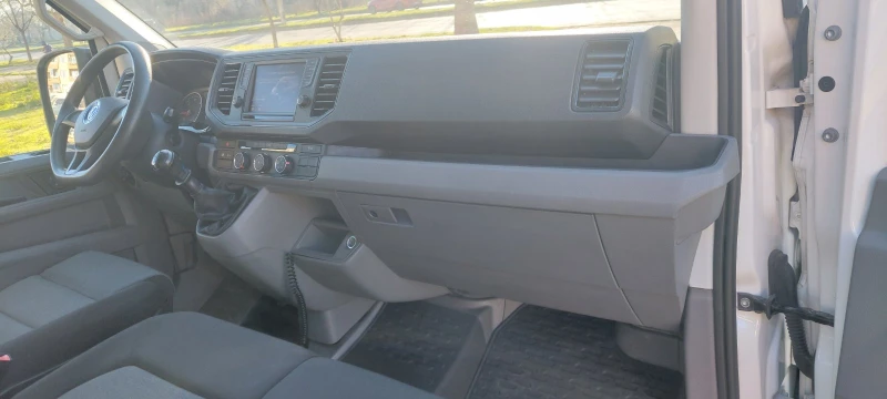 VW Crafter 2.0 tdi клима двойна гума Б категория, снимка 17 - Бусове и автобуси - 51682436