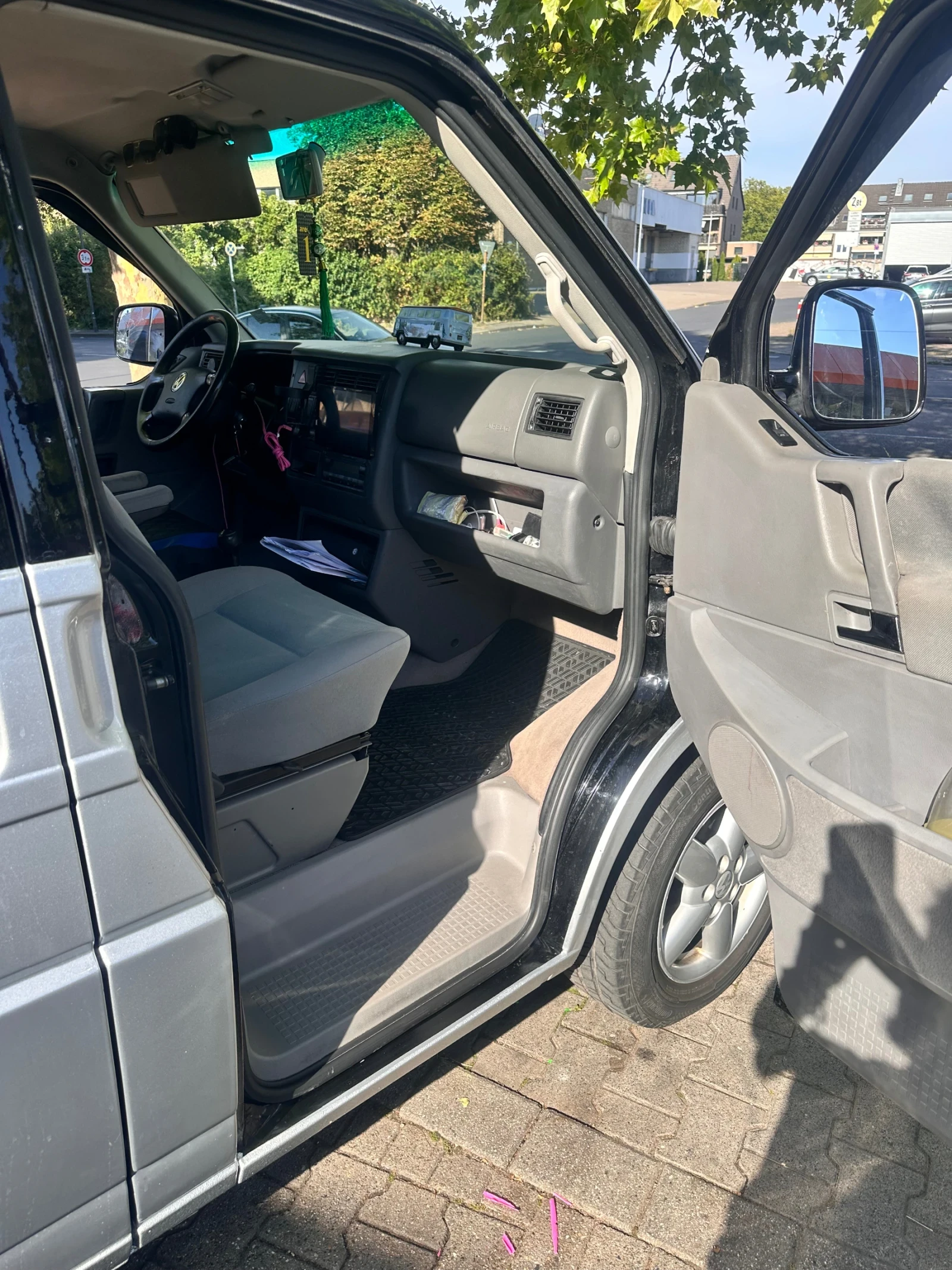 VW Multivan Silber  - изображение 8