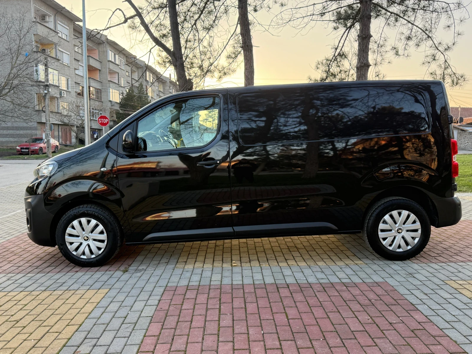 Peugeot Expert 2.0BlueHDI Premium Pack - изображение 4