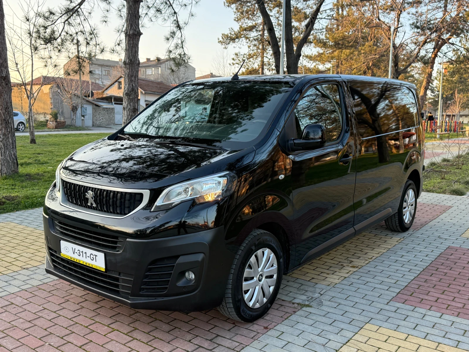 Peugeot Expert 2.0BlueHDI Premium Pack - изображение 2