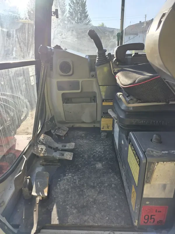 Багер Takeuchi TB 235, снимка 6 - Индустриална техника - 54550084