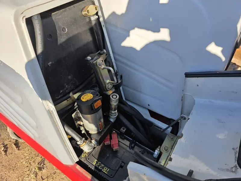Багер Takeuchi TB 235, снимка 10 - Индустриална техника - 54550084