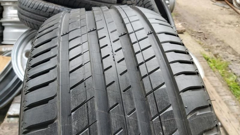 Гуми Летни 275/40R20, снимка 1 - Гуми и джанти - 29272858