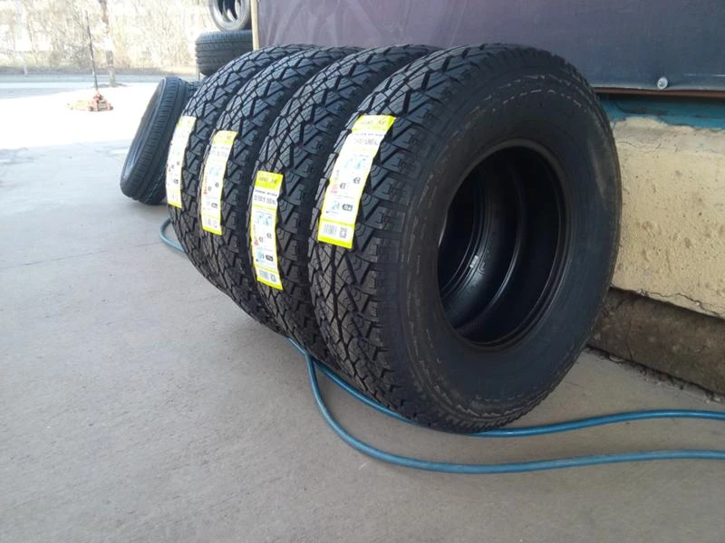 Гуми Всесезонни 205/70R15, снимка 1 - Гуми и джанти - 45649406