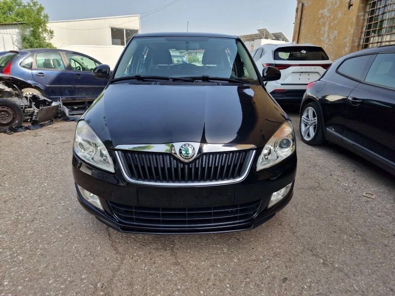 Skoda Fabia 1.2i 164000км!, снимка 2 - Автомобили и джипове - 46302656