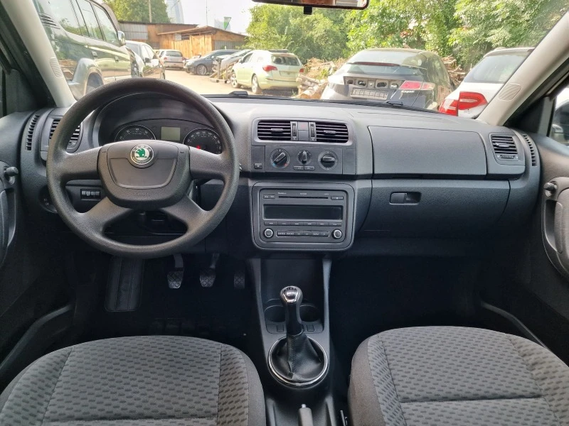 Skoda Fabia 1.2i 164000км!, снимка 8 - Автомобили и джипове - 46302656