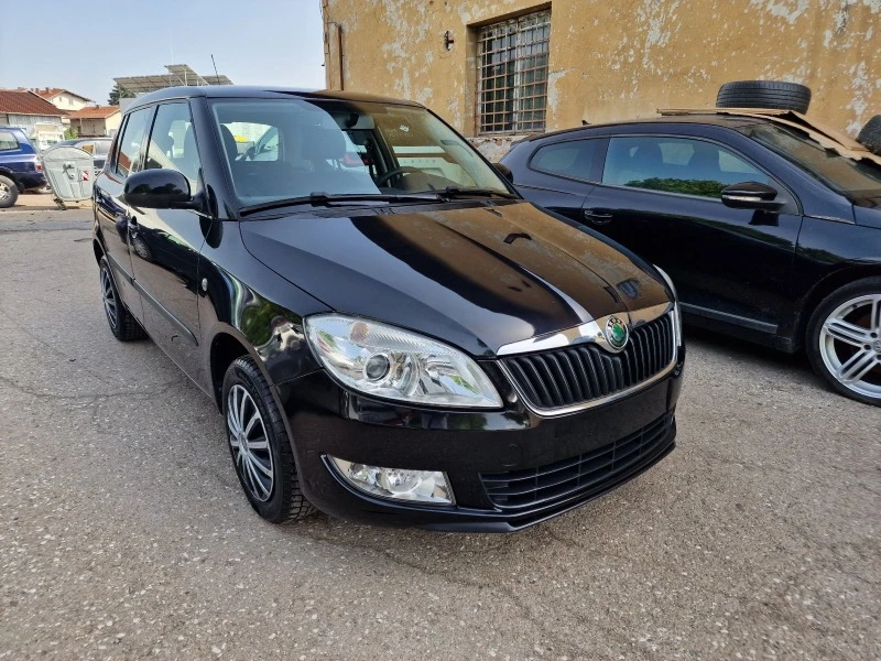 Skoda Fabia 1.2i 164000км!, снимка 3 - Автомобили и джипове - 46302656