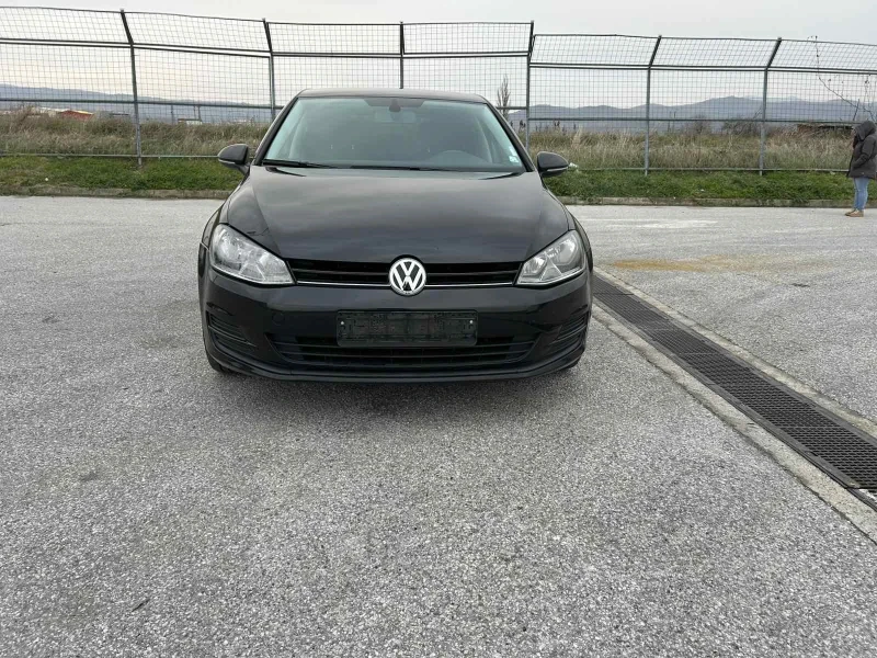 VW Golf, снимка 1 - Автомобили и джипове - 48233351