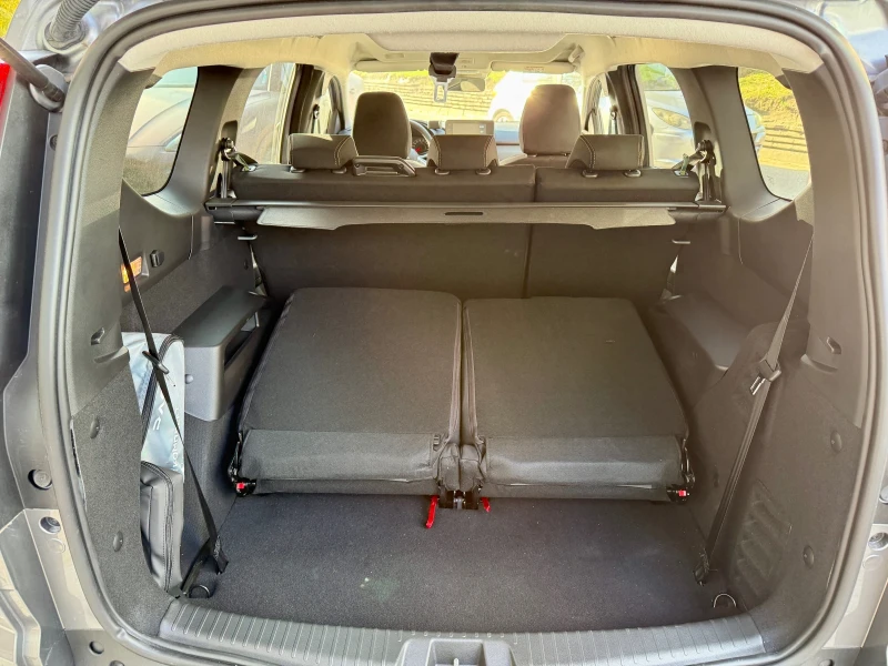 Dacia Jogger ниво Extreme, Бензин/Газ, снимка 10 - Автомобили и джипове - 51528547