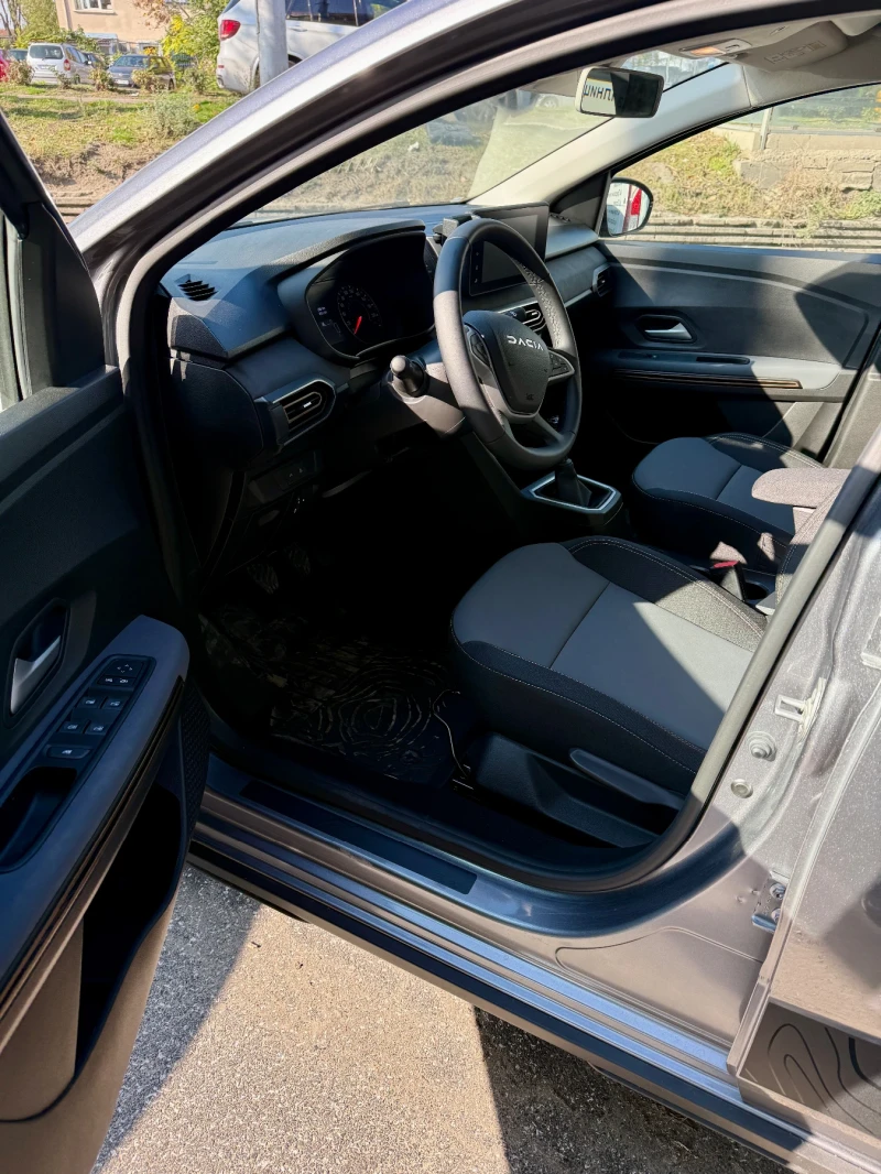 Dacia Jogger ниво Extreme, Бензин/Газ, снимка 4 - Автомобили и джипове - 51528547