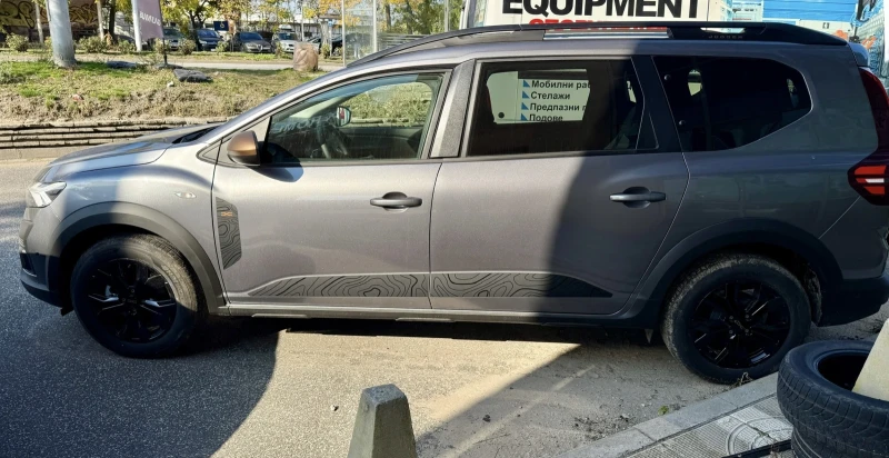 Dacia Jogger ниво Extreme, Бензин/Газ, снимка 13 - Автомобили и джипове - 51528547