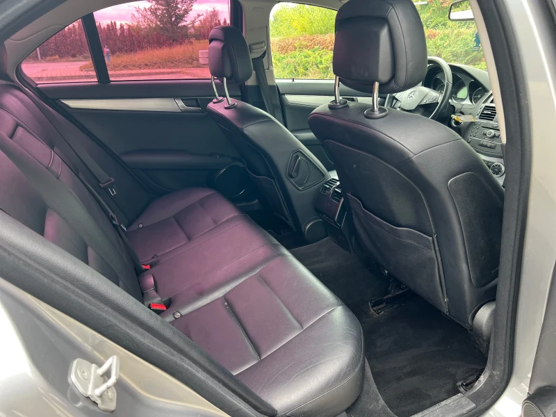 Mercedes-Benz C 220 CDI-нави-Автомат-Лизинг през Уникредит по290лв , снимка 13 - Автомобили и джипове - 51906476