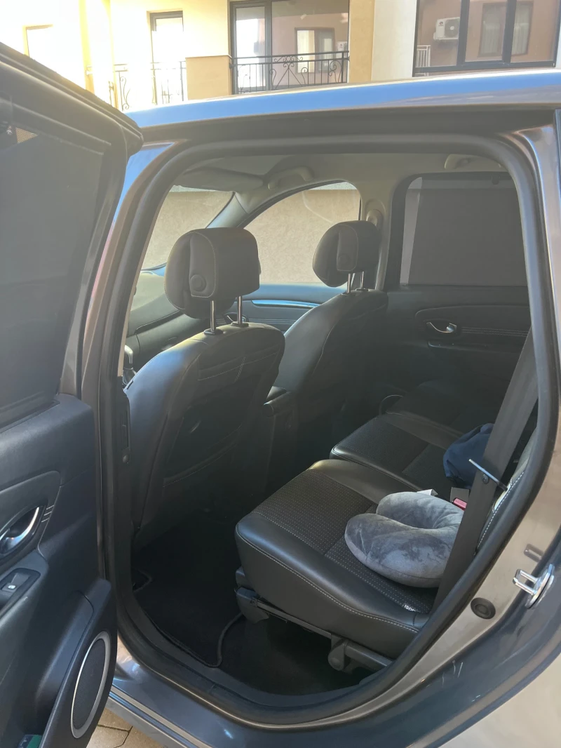 Renault Grand scenic, снимка 9 - Автомобили и джипове - 52652451