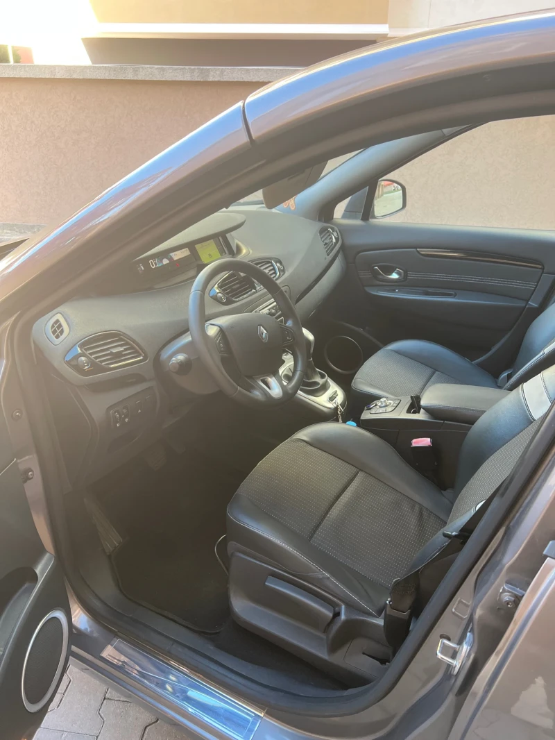 Renault Grand scenic, снимка 7 - Автомобили и джипове - 52652451