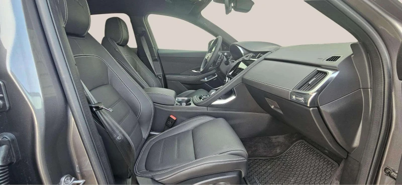 Jaguar E-pace 2.0, снимка 4 - Автомобили и джипове - 53268520