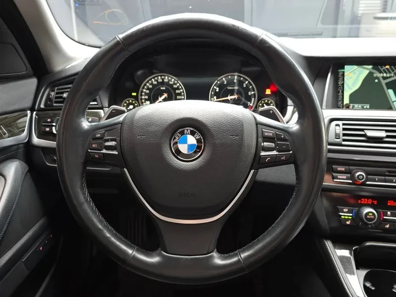 BMW 528 i, снимка 13 - Автомобили и джипове - 54591285