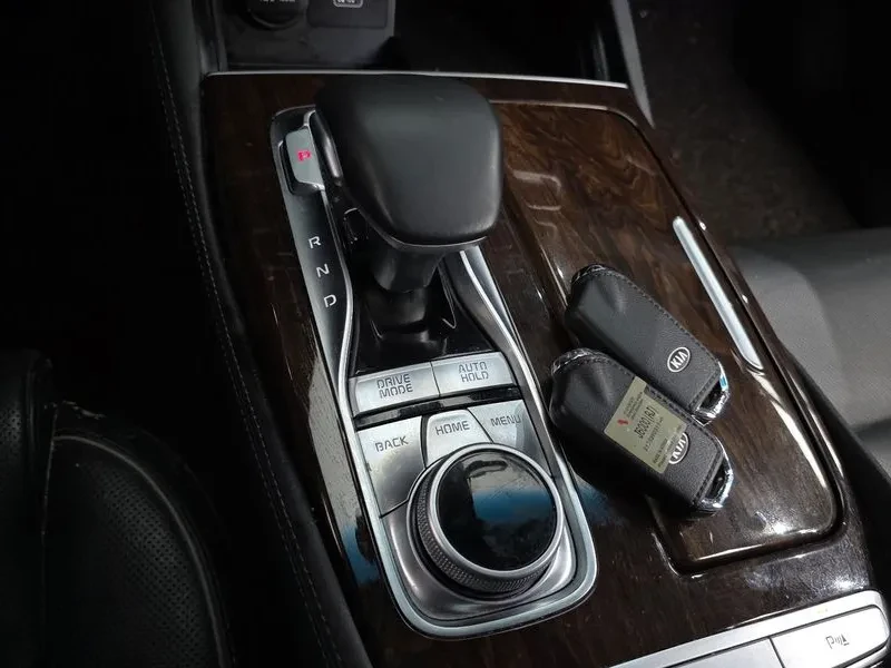 Kia K9 3.8 Gdi Awd Best Selectionⅰ, снимка 9 - Автомобили и джипове - 56656613