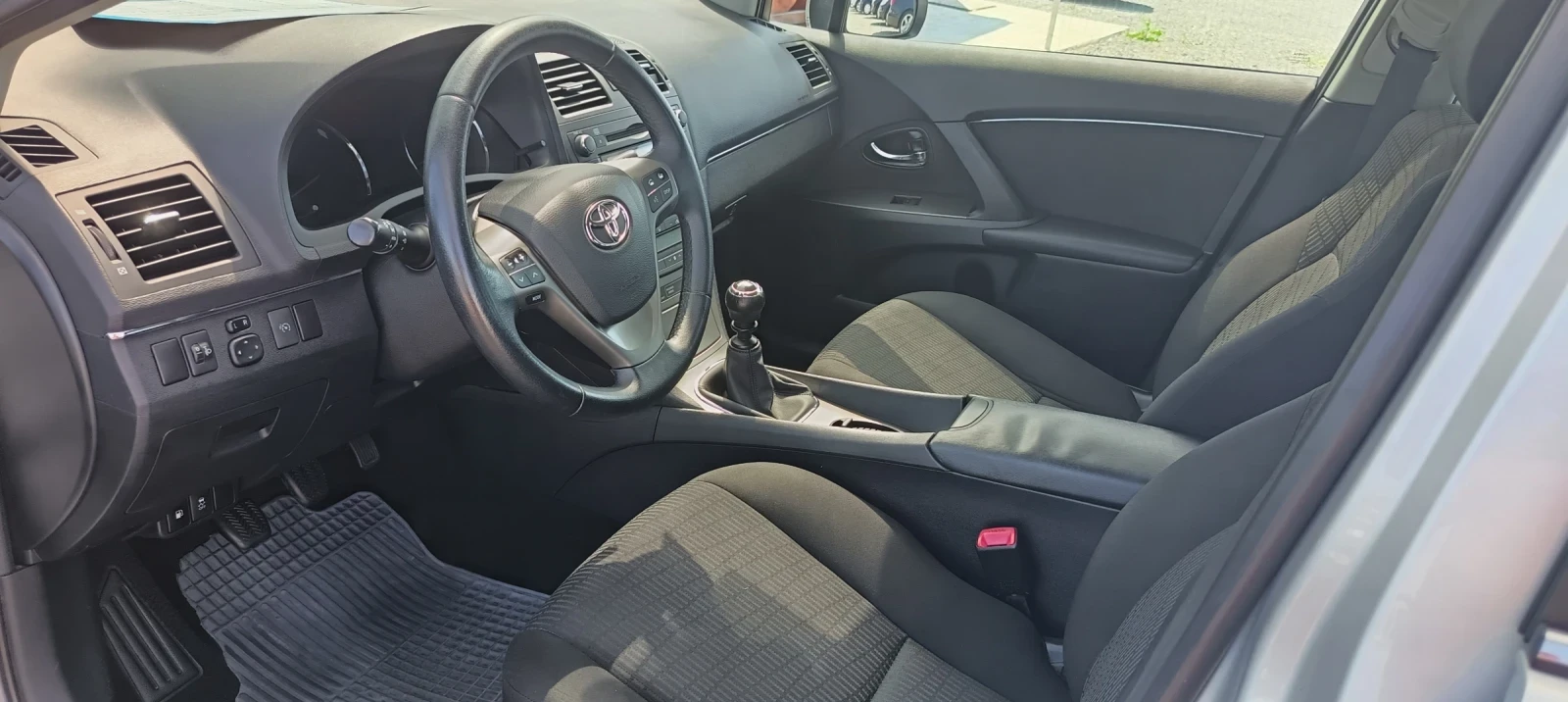 Toyota Avensis 1.8i * Фейс * Седан * Обслужен * Вс. платено - изображение 8