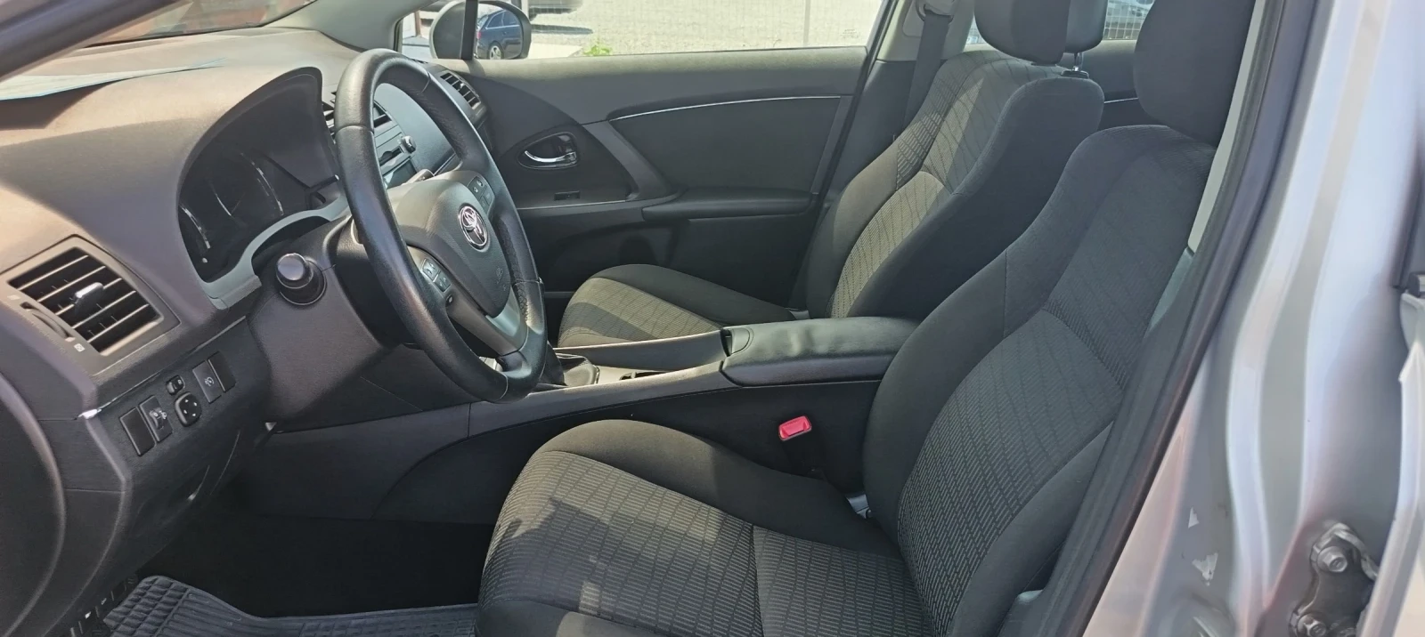 Toyota Avensis 1.8i * Фейс * Седан * Обслужен * Вс. платено - изображение 7