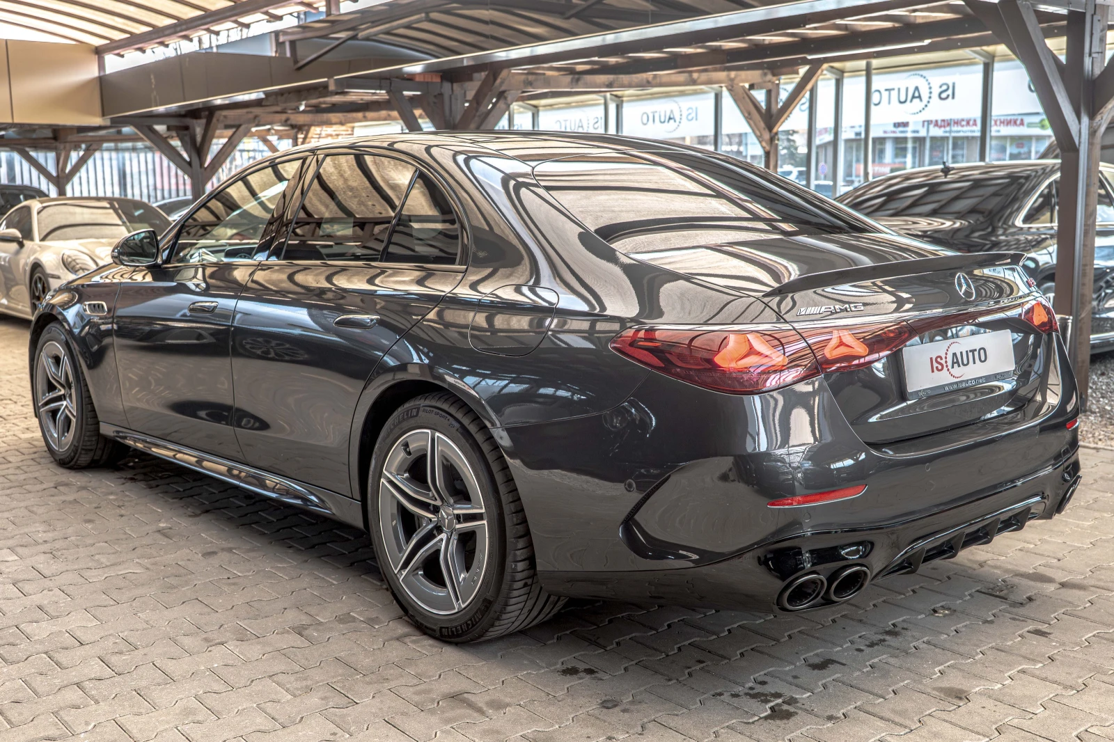 Mercedes-Benz E 53 AMG 4Matic+ /HyperScreen/AMG Ride Control/Камера 360/N, снимка 6 - Автомобили и джипове - 52451788