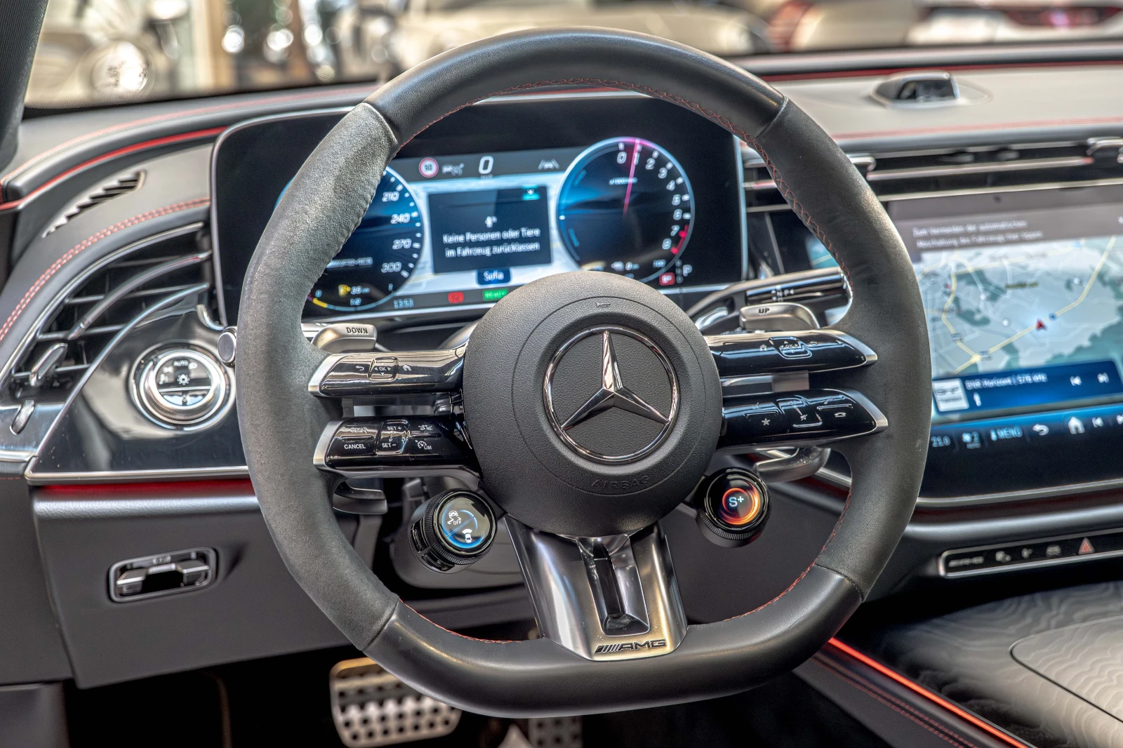 Mercedes-Benz E 53 AMG 4Matic+ /HyperScreen/AMG Ride Control/Камера 360/N, снимка 11 - Автомобили и джипове - 52451788