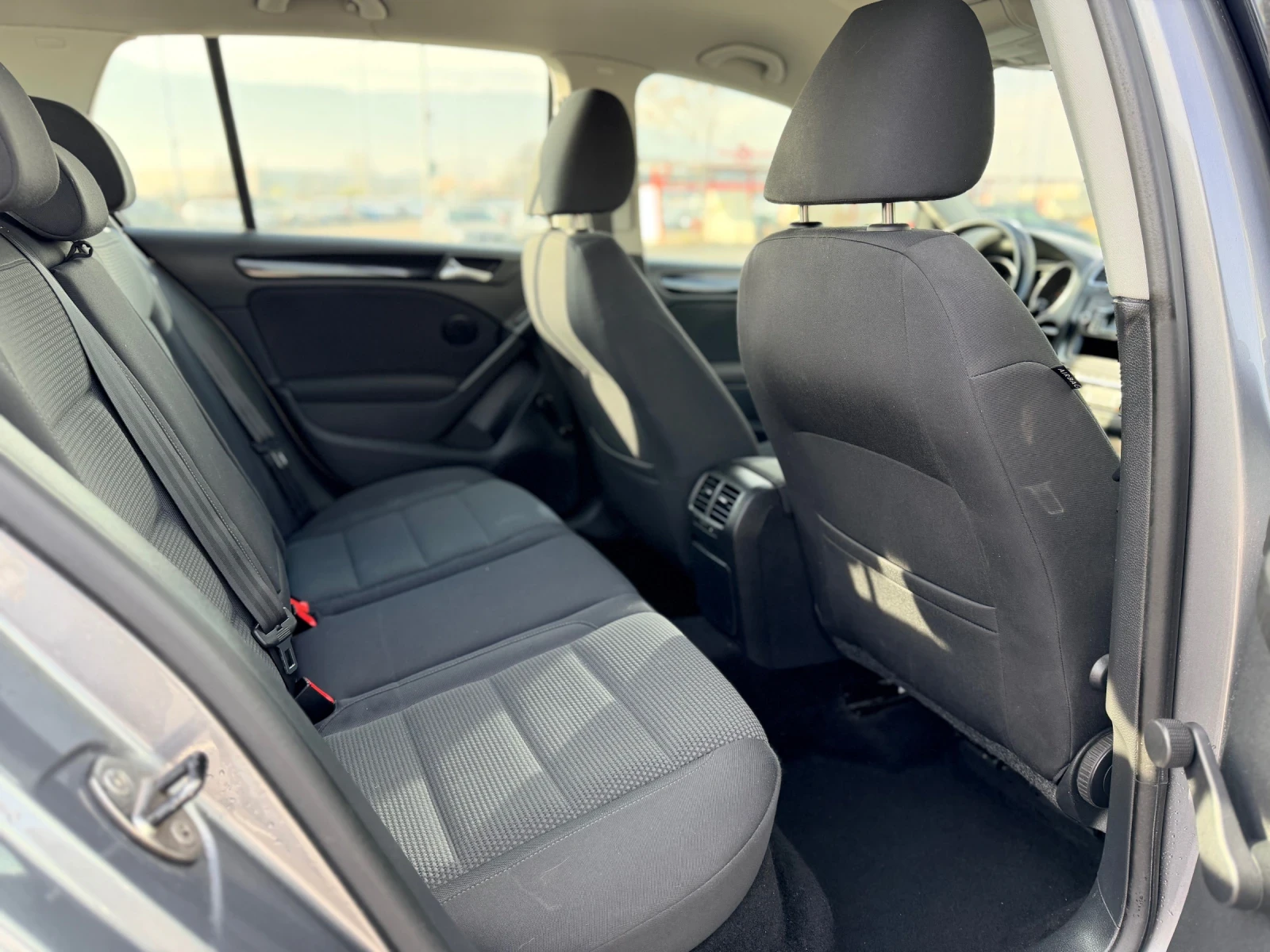 VW Golf 1.6TDi-�������� �������, ������ ���� ���������   | Mobile.bg � ����������� 13