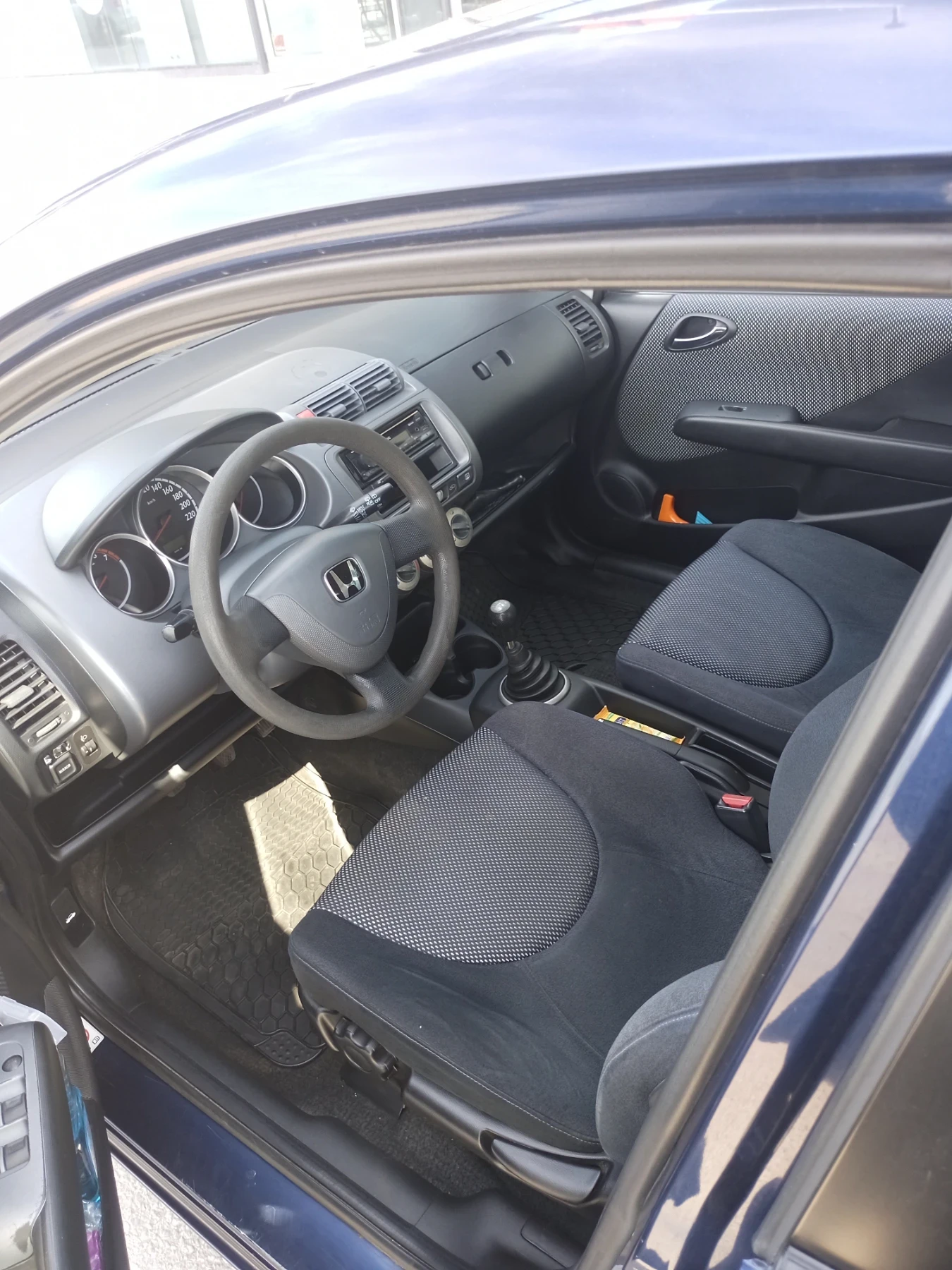 Honda Jazz 1.3 LPG, снимка 8 - Автомобили и джипове - 53839143