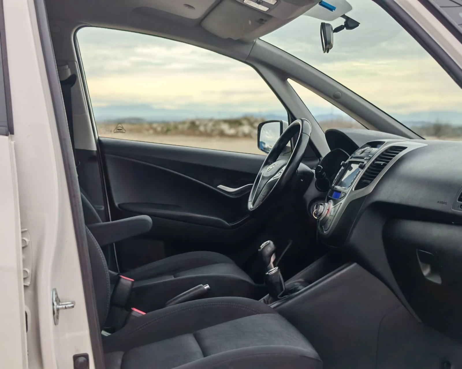 Hyundai Ix20 1.6 116 К.С. ДИЗЕЛ! , снимка 10 - Автомобили и джипове - 54033898