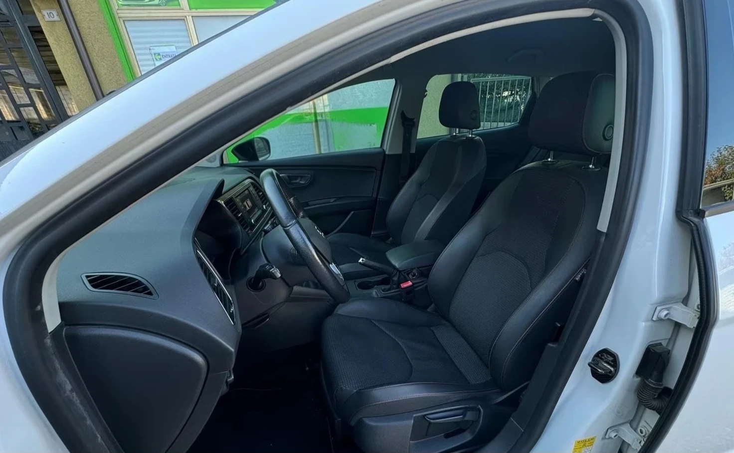 Seat Leon FR 2.0 TDI 150, снимка 15 - Автомобили и джипове - 54170124