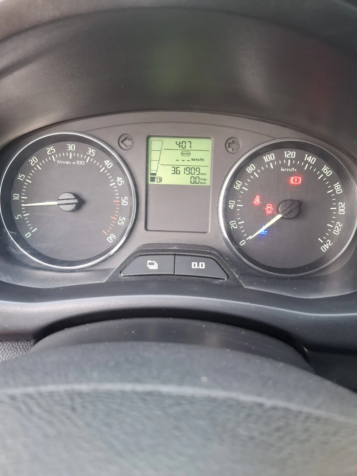 Skoda Fabia, снимка 5 - Автомобили и джипове - 54184763