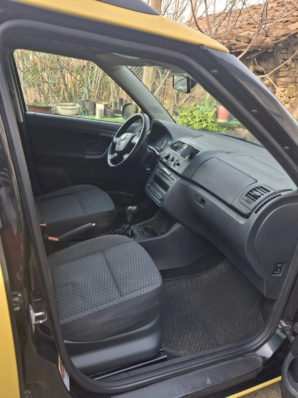 Skoda Fabia, снимка 13 - Автомобили и джипове - 54184763