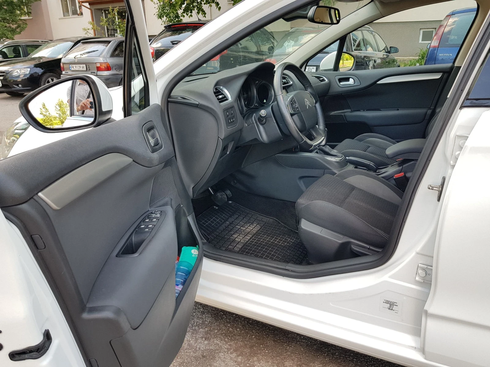 Citroen C4 HDi 1.6-120к.с., снимка 9 - Автомобили и джипове - 54217327