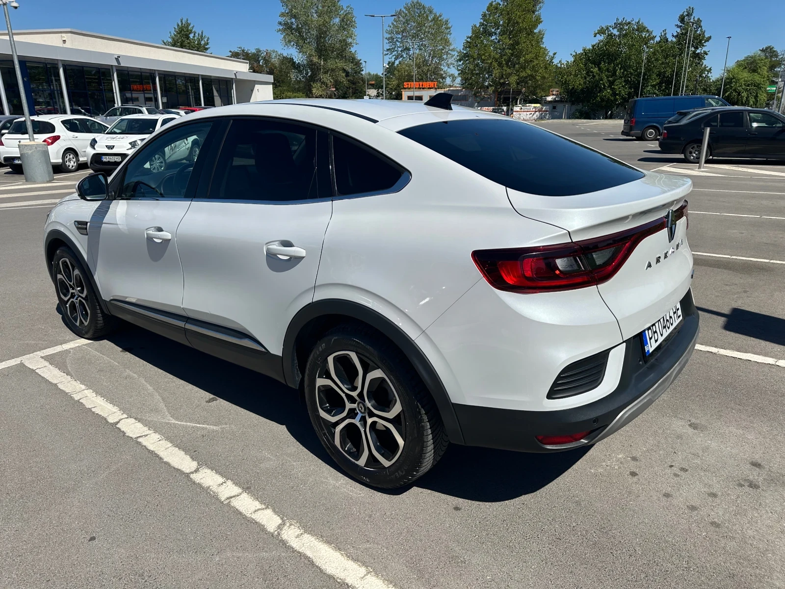 Renault Arkana 1.6 E-TECH HYBRID, снимка 5 - Автомобили и джипове - 54217193