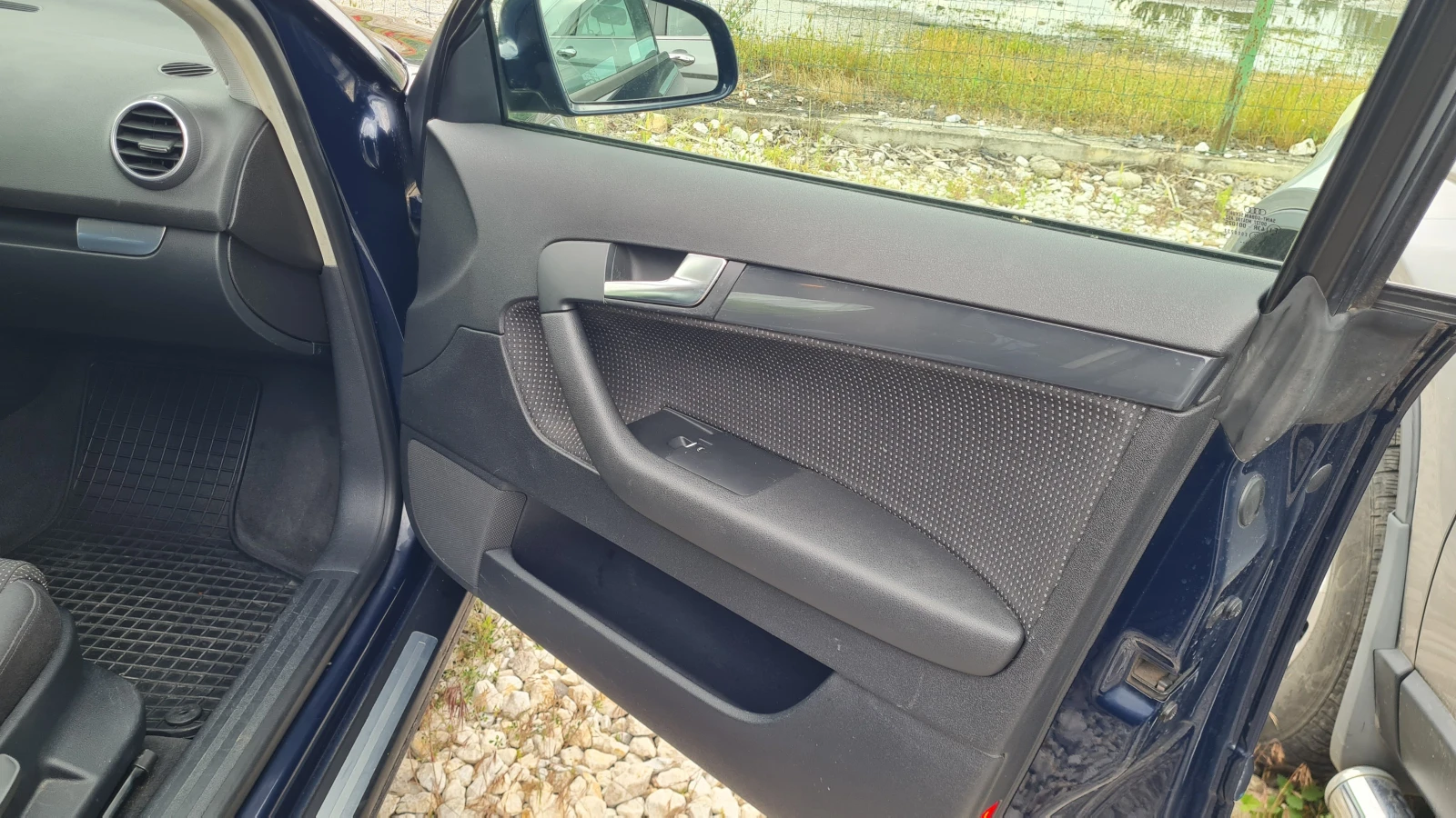Audi A3 2.0i FSI, снимка 8 - Автомобили и джипове - 54748215